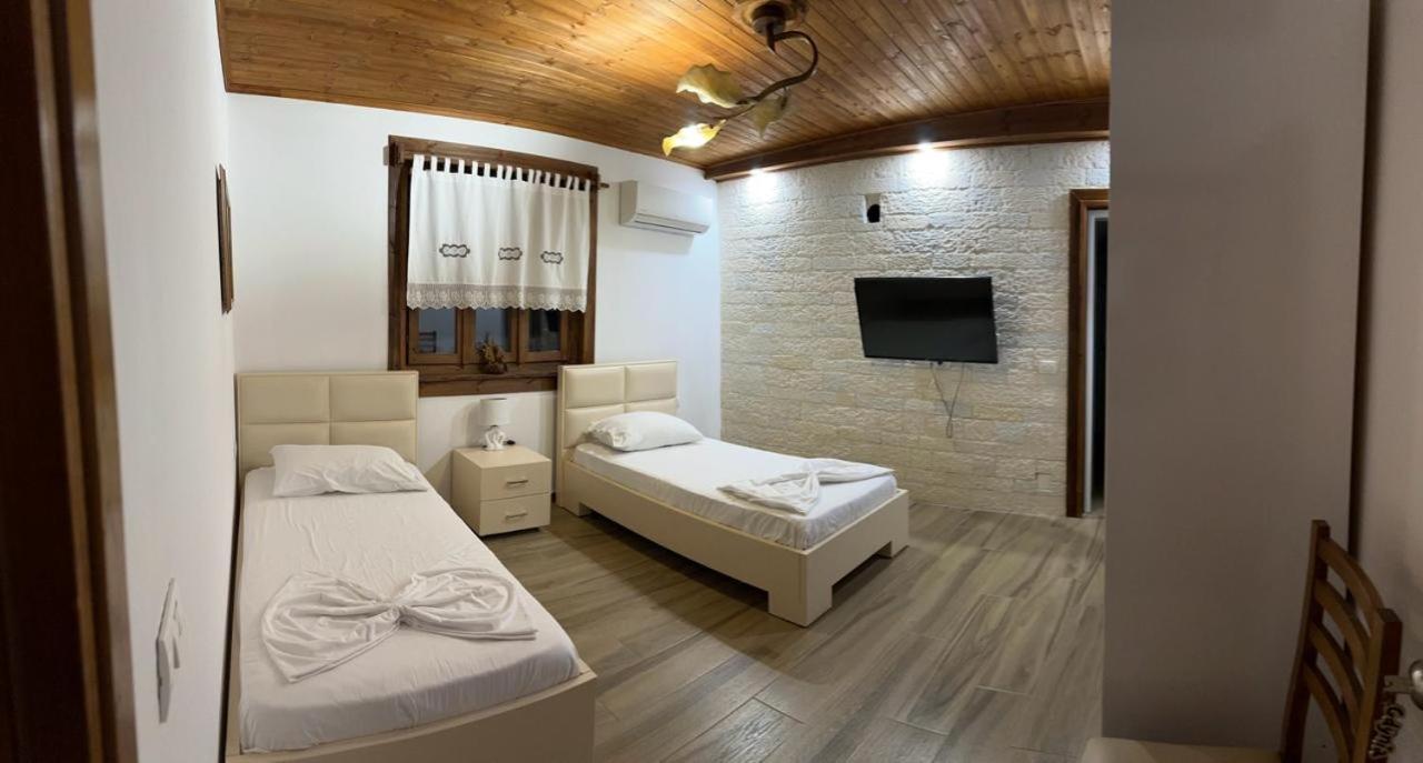 Eni Entire Guesthouse Parking On Site بيرات المظهر الخارجي الصورة